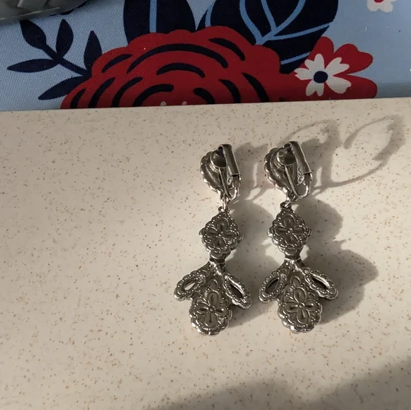 Avon 1993 American Spirit Earrings Native Southwest Clip On Earrings - Picture 3 of 4